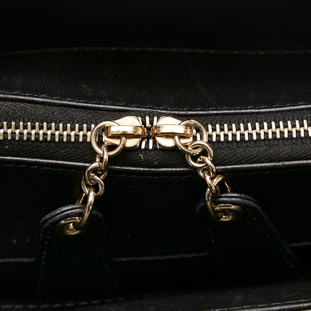 Chanel Lambskin Leather Handbag (SHG-WGibWp)
