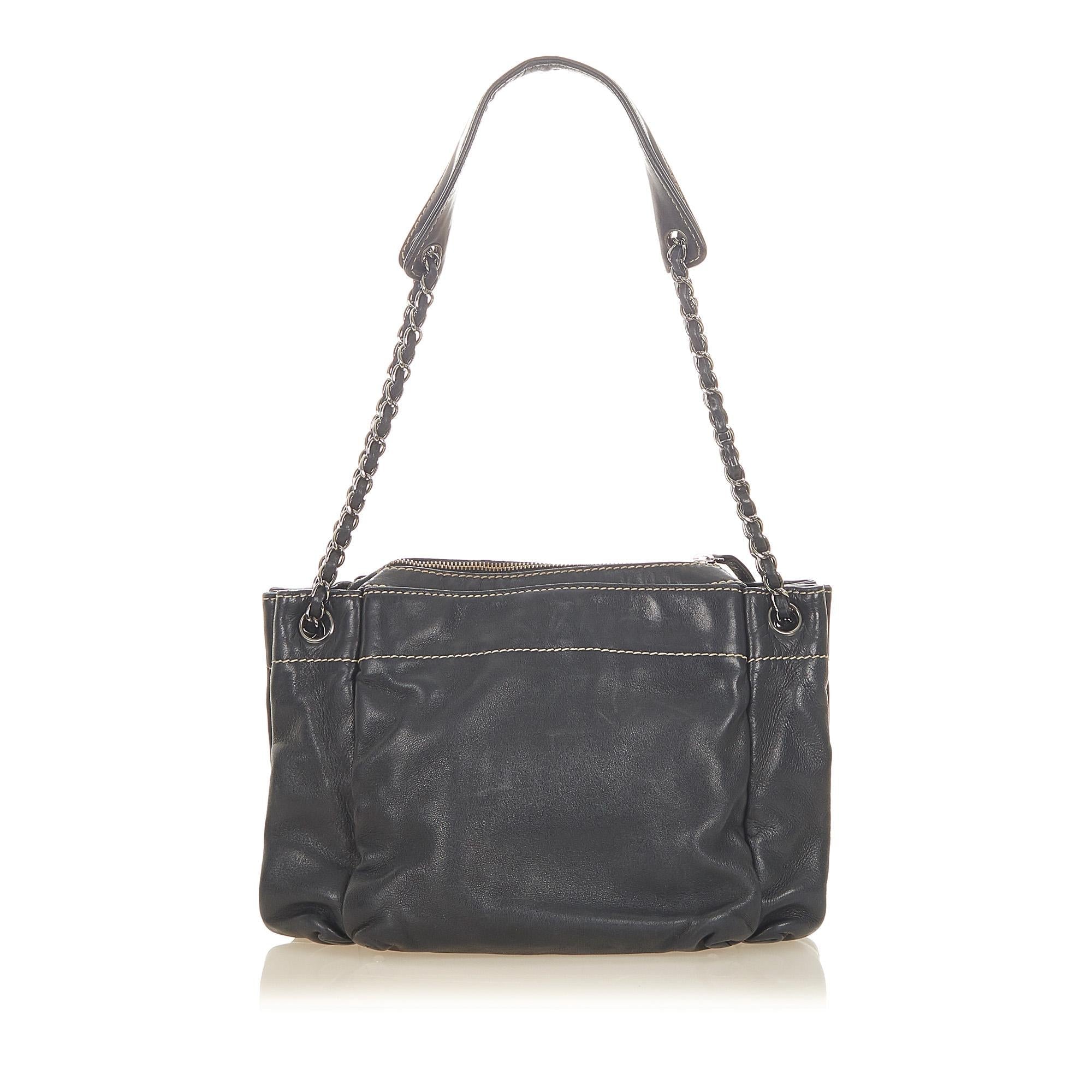 Chanel Lambskin Leather Shoulder Bag (SHG-19100)