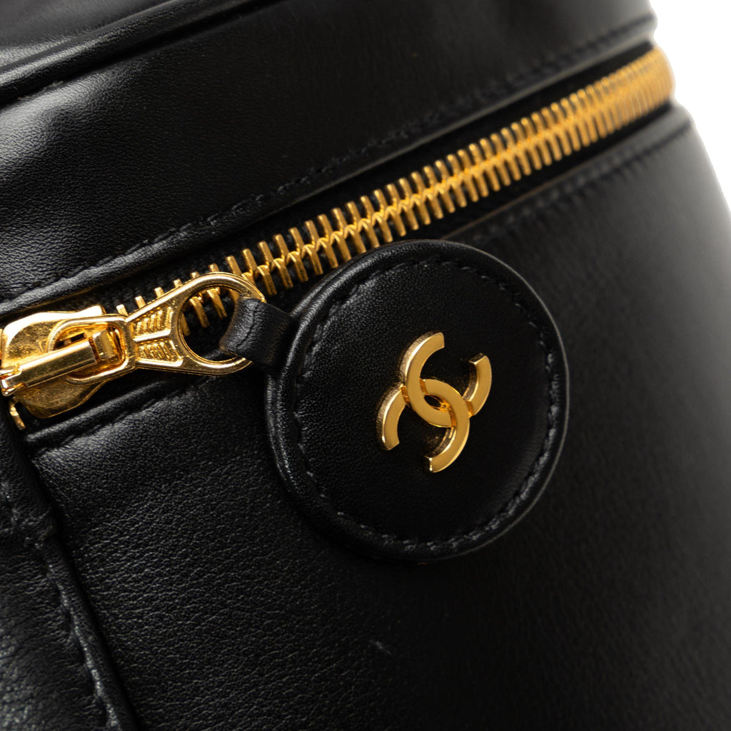 Chanel Lambskin Leather Vanity Bag (SHG-aZKKNV)