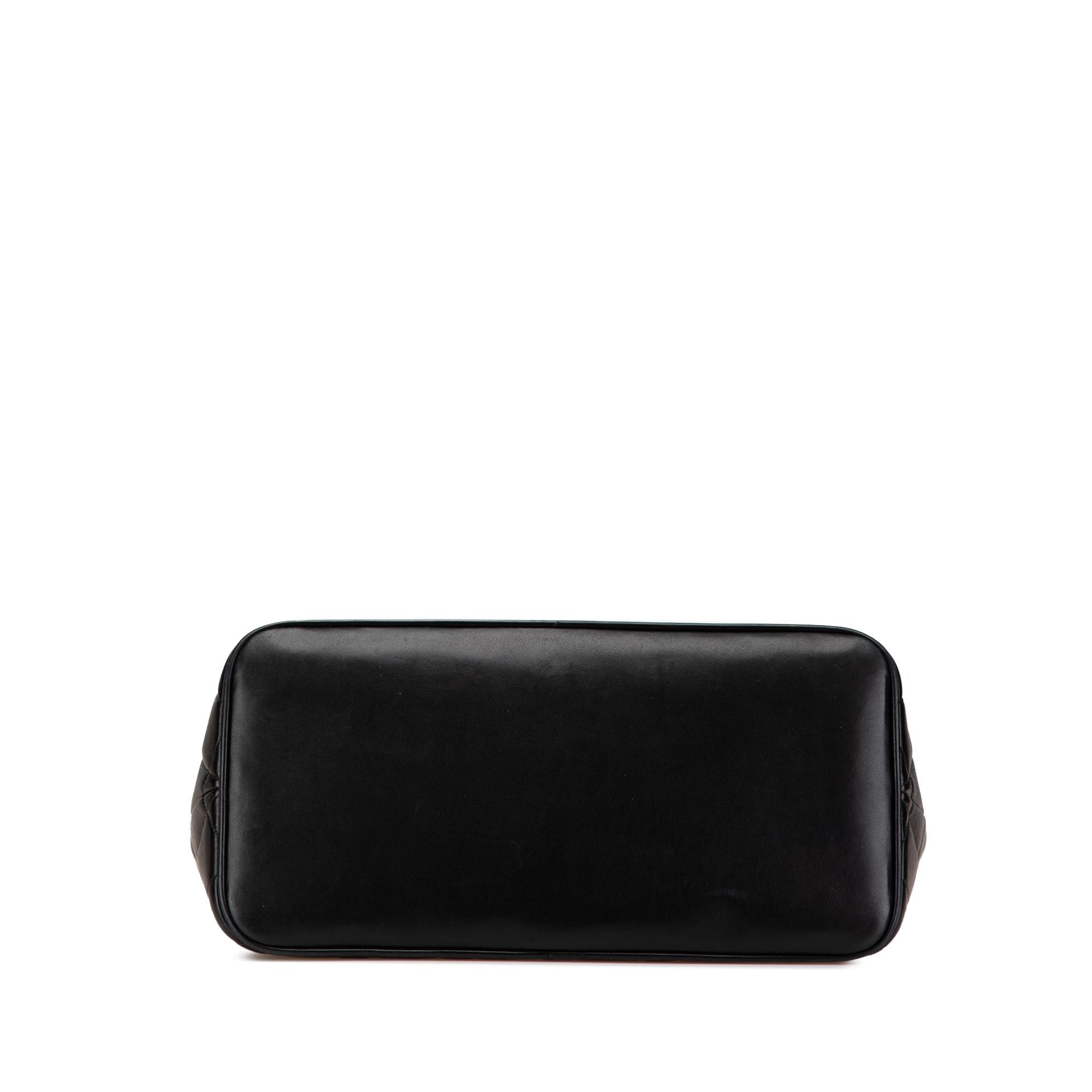 Chanel Lambskin Medallion Tote (SHG-cROUye)
