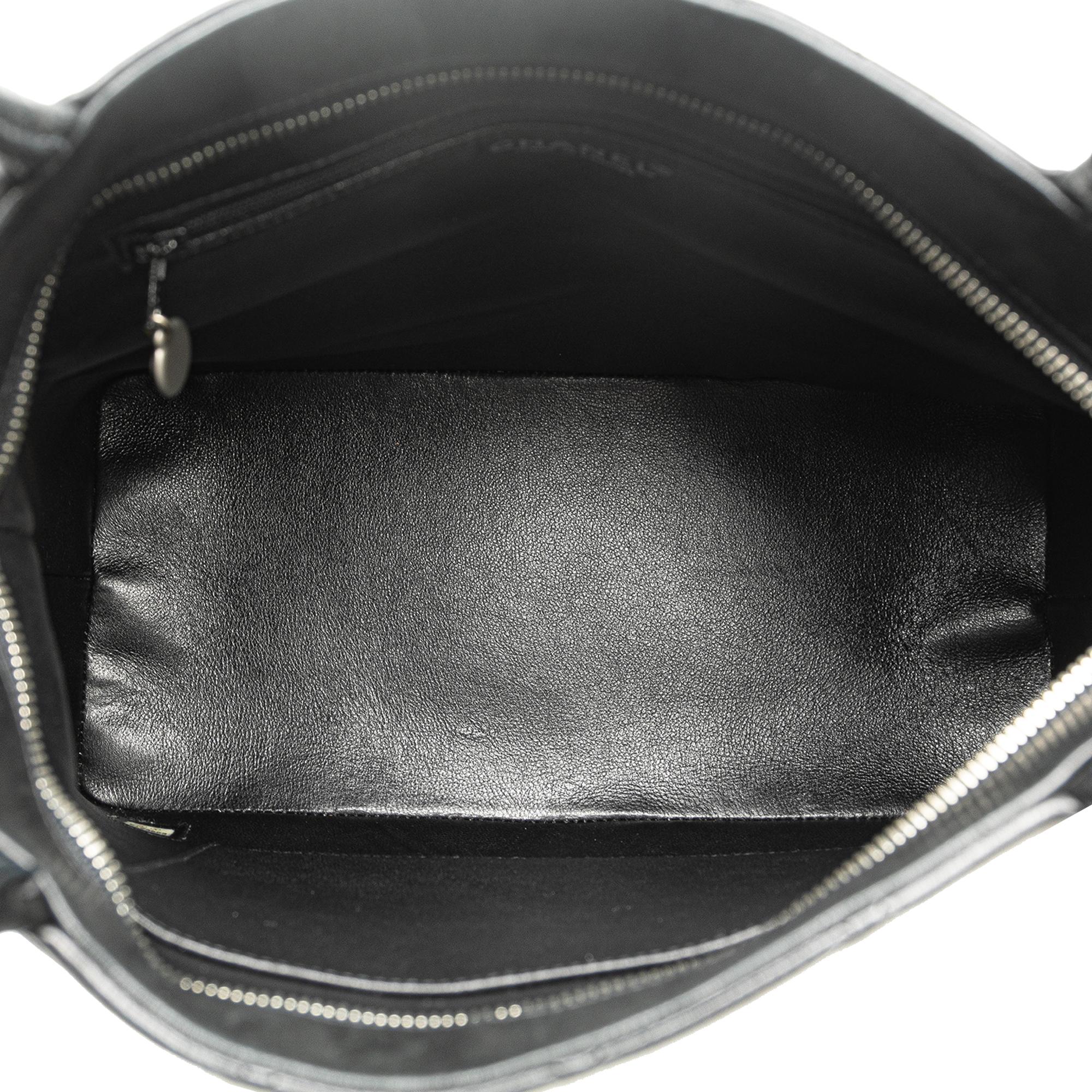 Chanel Lambskin Medallion Tote (SHG-cROUye)