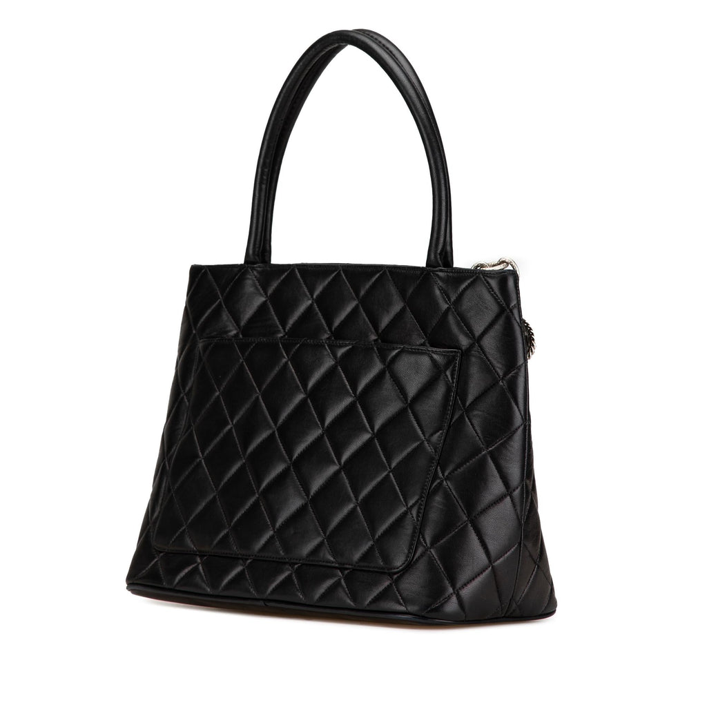 Chanel Lambskin Medallion Tote (SHG-cROUye)
