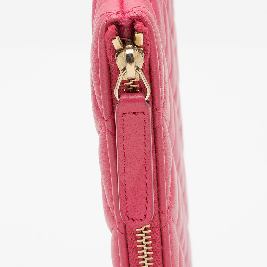 Chanel Lambskin Medium O-Case (SHF-RsJ4rh)