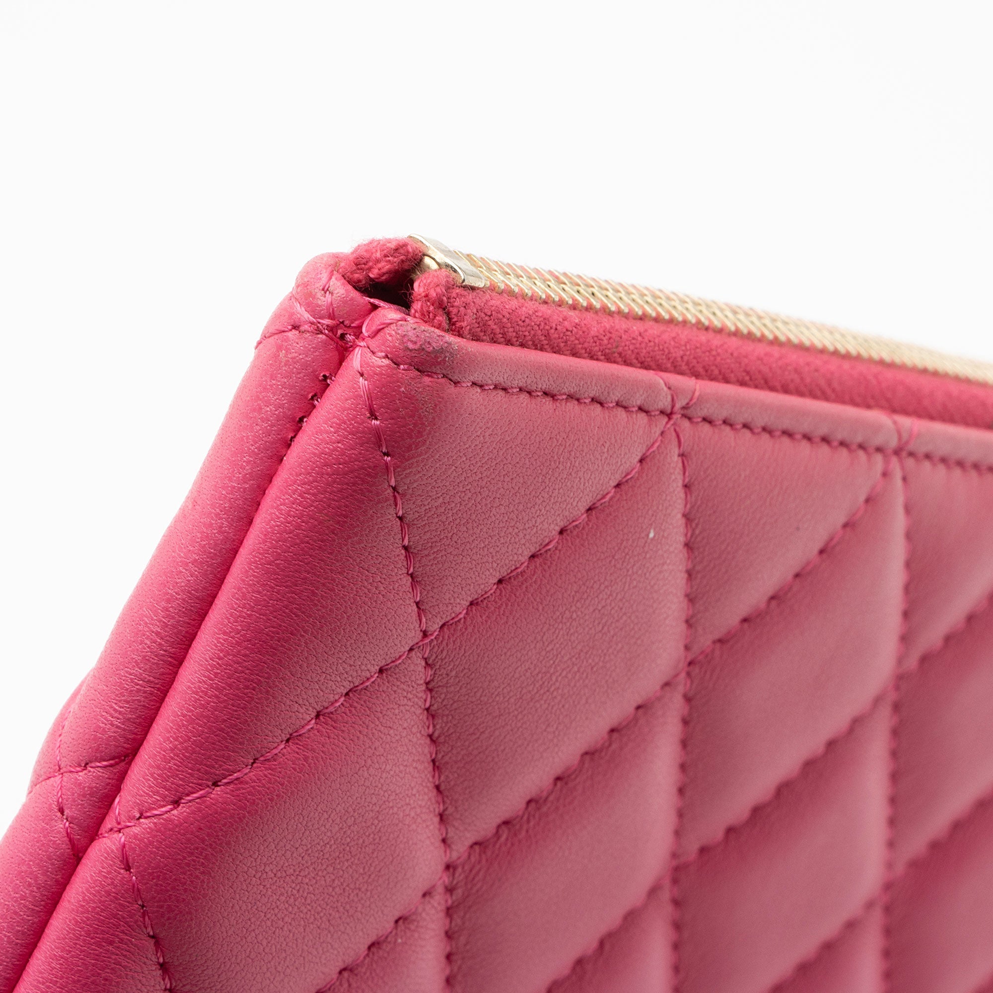 Chanel Lambskin Medium O-Case (SHF-RsJ4rh)
