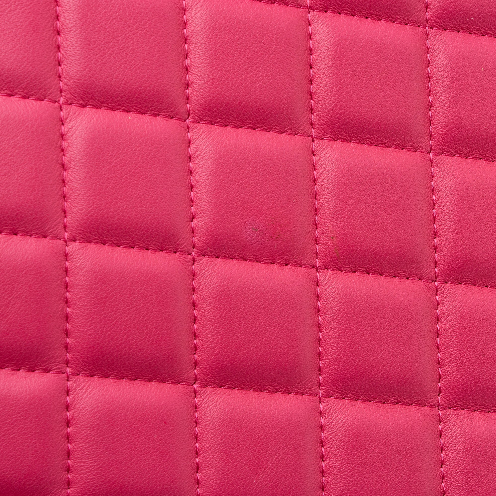 Chanel Lambskin Medium O-Case (SHF-RsJ4rh)