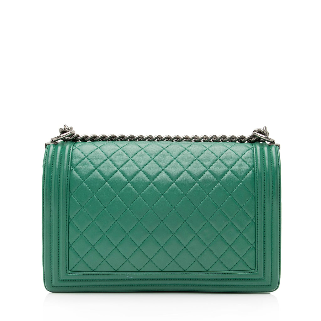 Chanel Lambskin New Medium Boy Bag (SHF-23600)