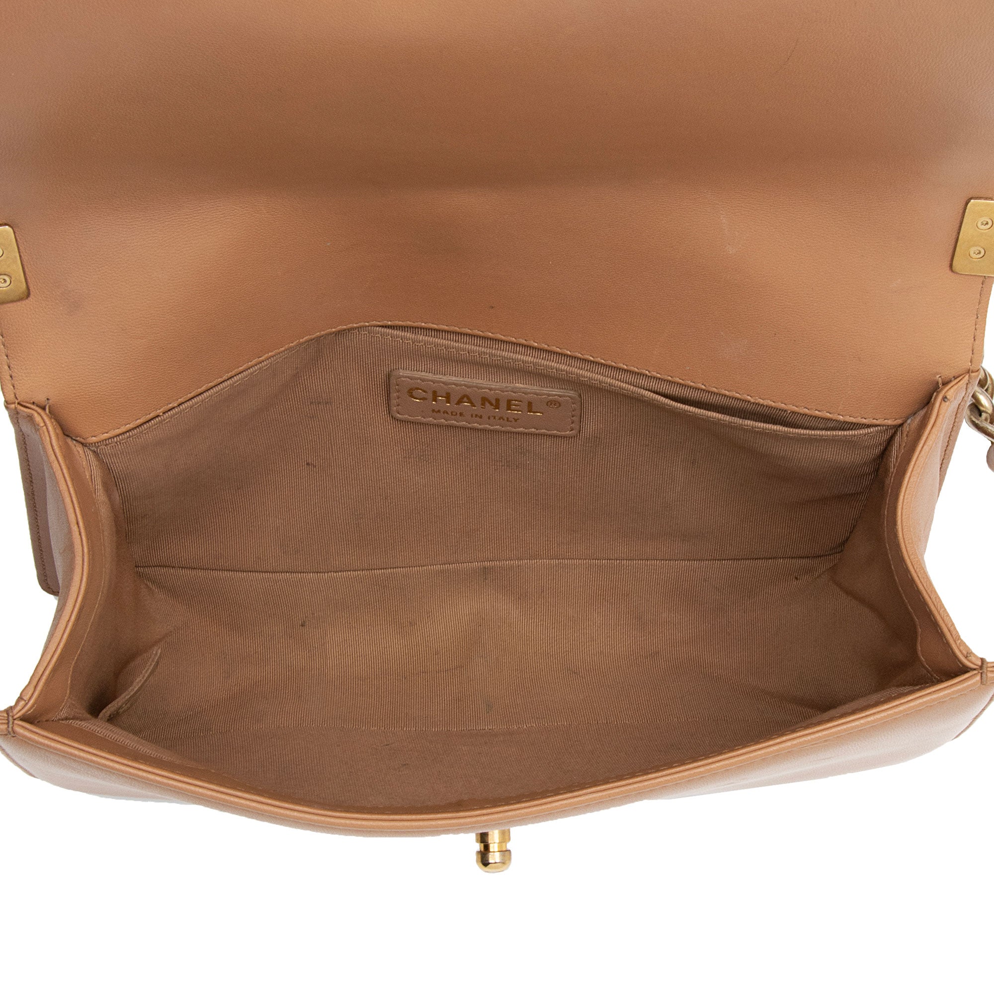 Chanel Lambskin Old Medium Boy Bag (SHF-AuMvfV)