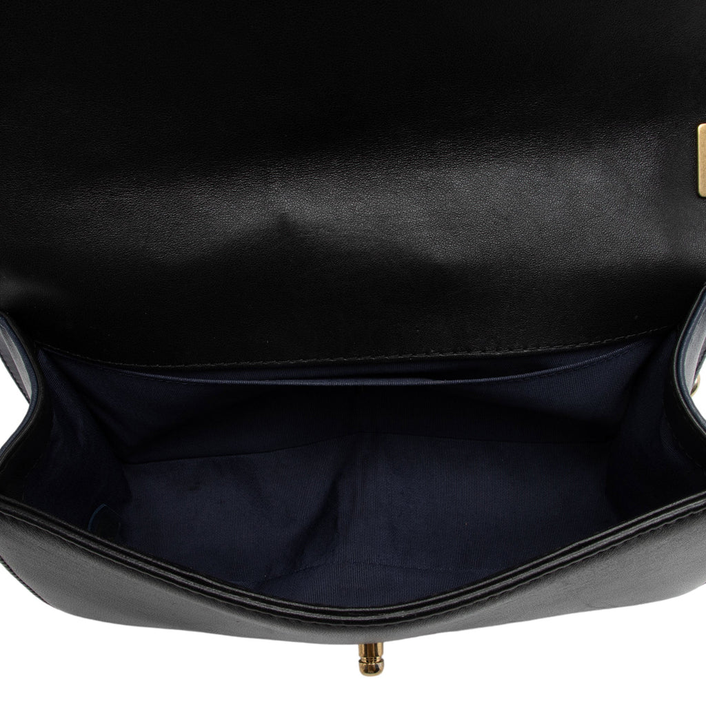 Chanel Lambskin Old Medium Boy Bag (SHF-ns7jU6)