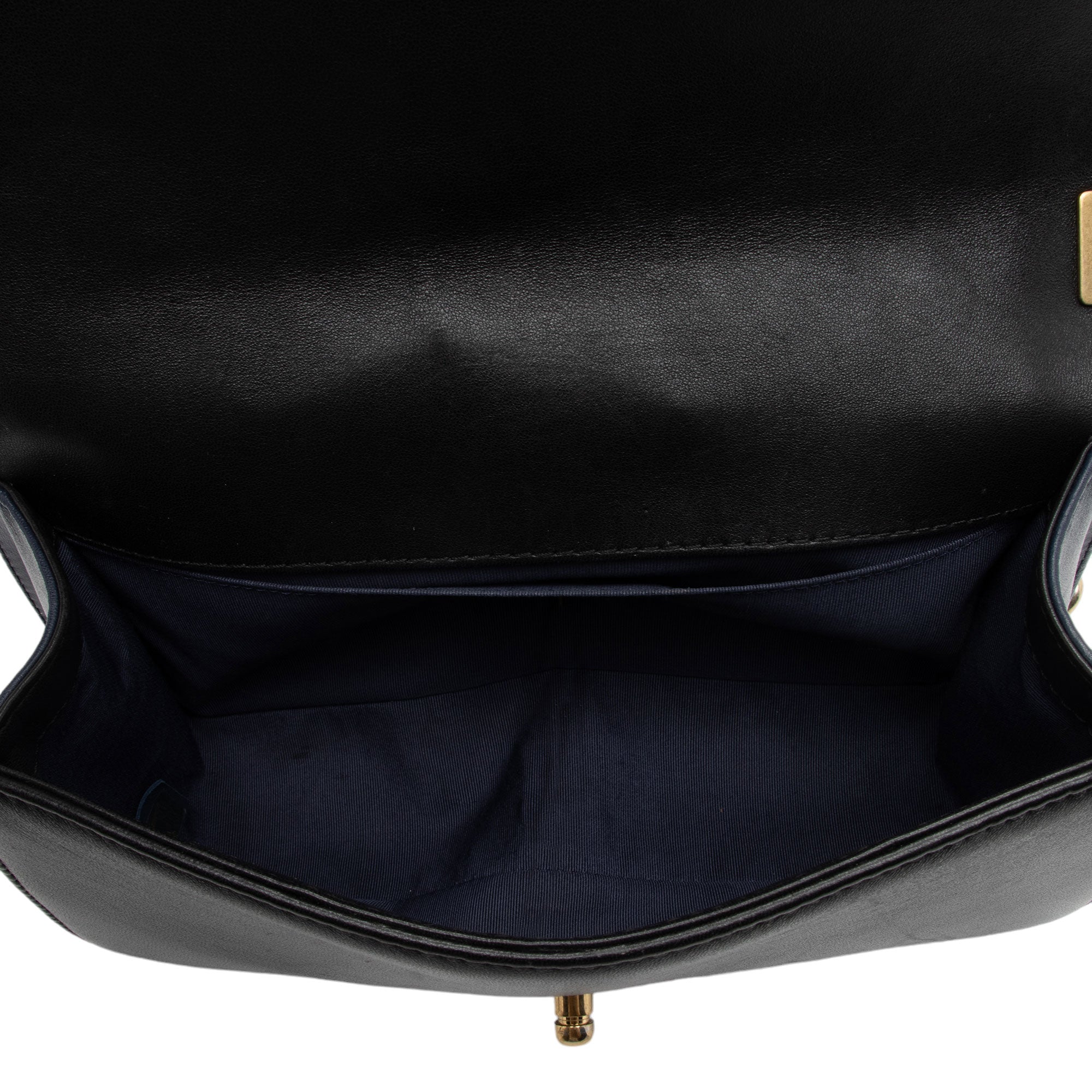 Chanel Lambskin Old Medium Boy Bag (SHF-ns7jU6)