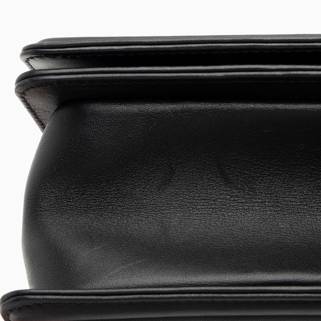 Chanel Lambskin Old Medium Boy Bag (SHF-QJr6Pf)