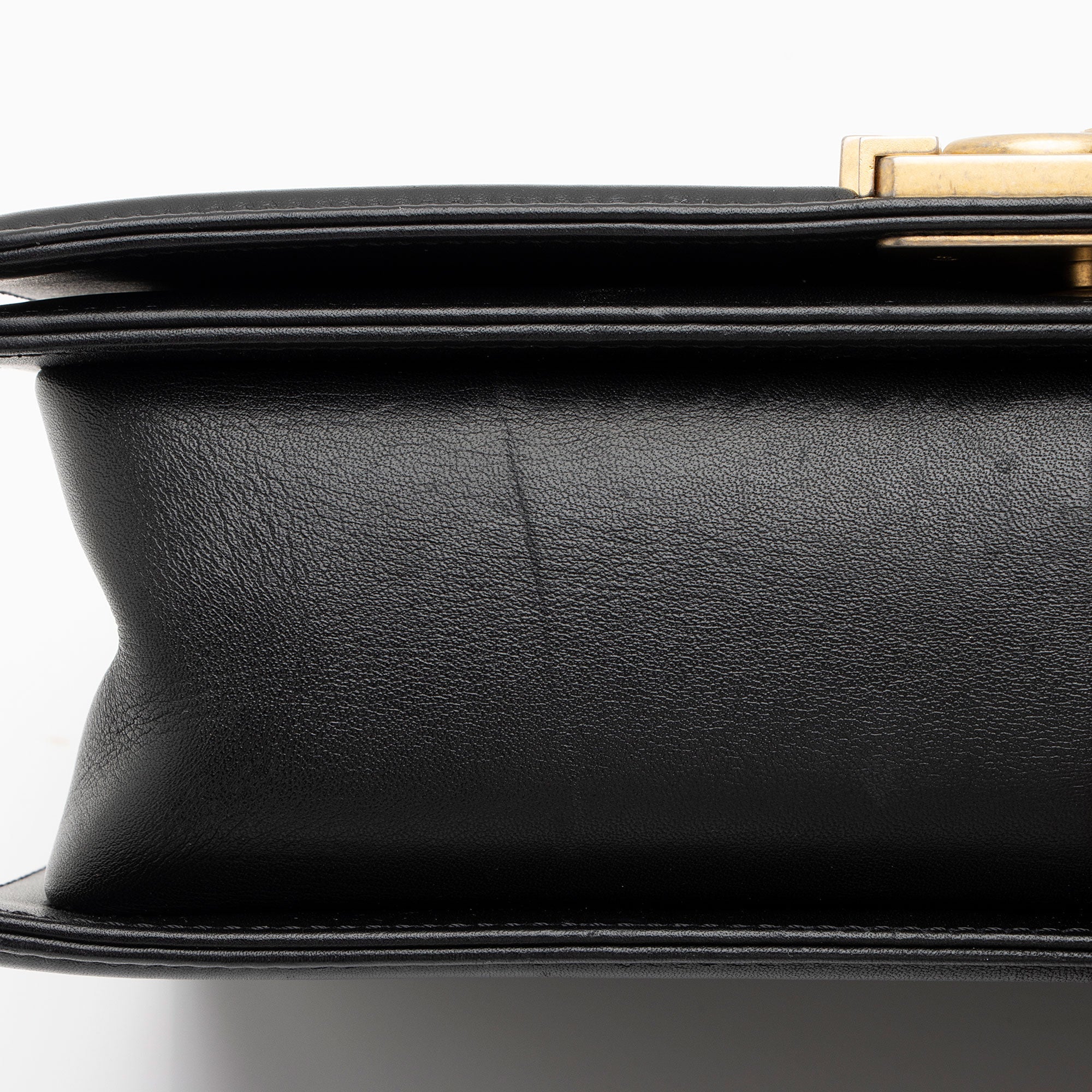 Chanel Lambskin Old Medium Boy Bag (SHF-QJr6Pf)