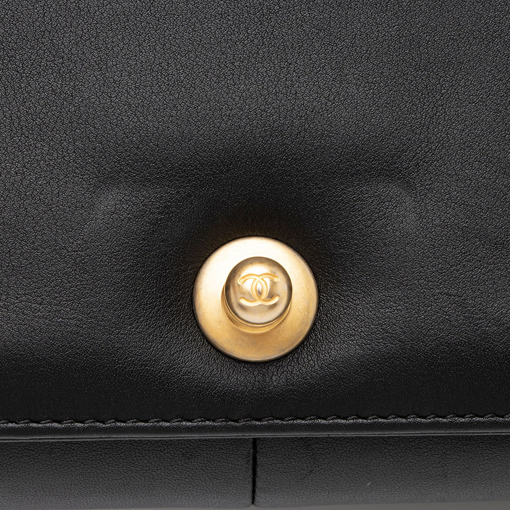 Chanel Lambskin Old Medium Boy Bag (SHF-QJr6Pf)