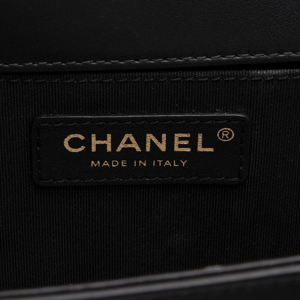 Chanel Lambskin Old Medium Boy Bag (SHF-QJr6Pf)