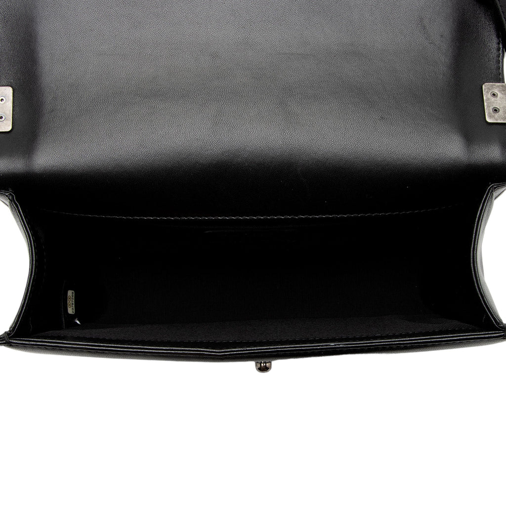 Chanel Lambskin Old Medium Boy Bag (SHF-hdtBBY)