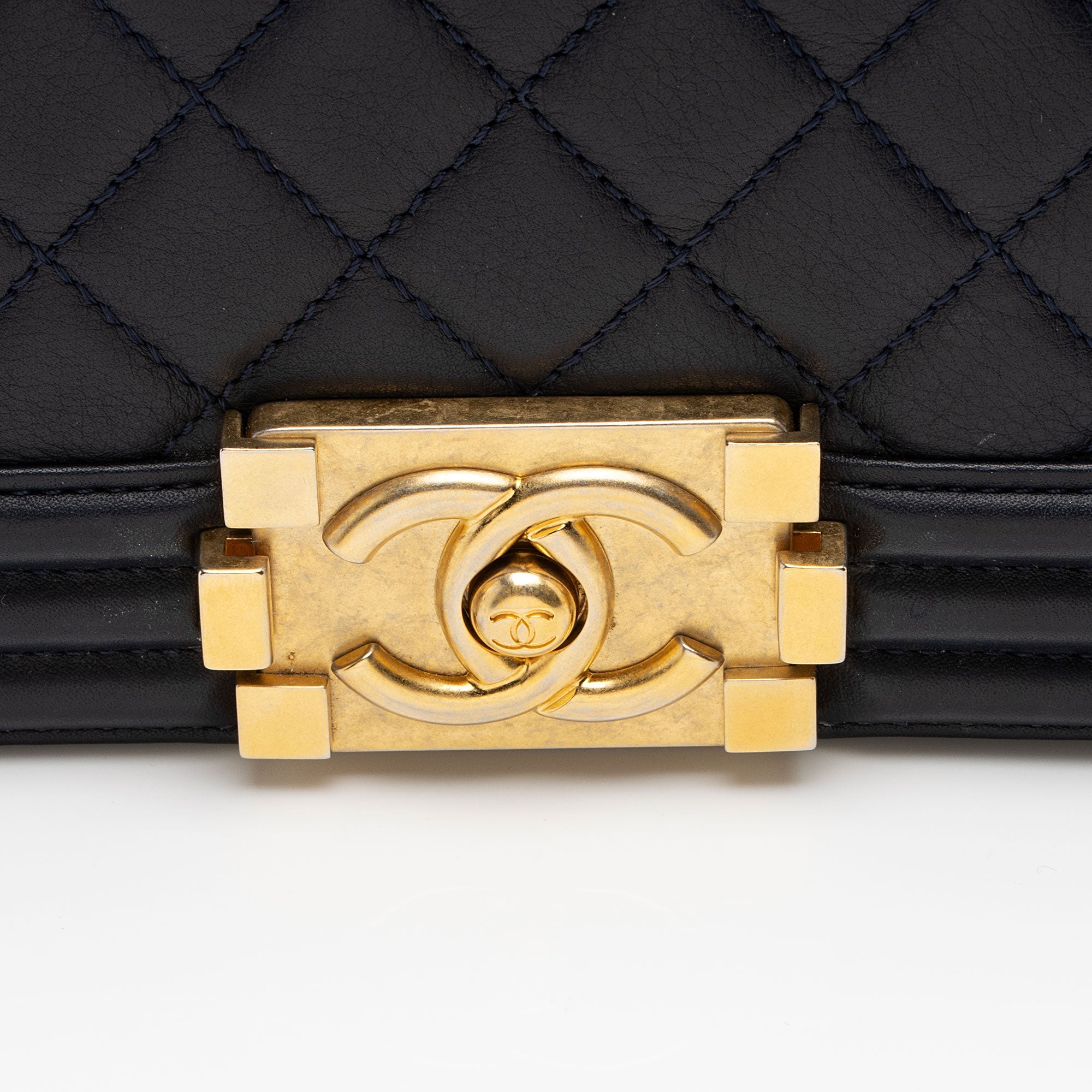 Chanel Lambskin Old Medium Boy Bag (SHF-OdWPxQ)