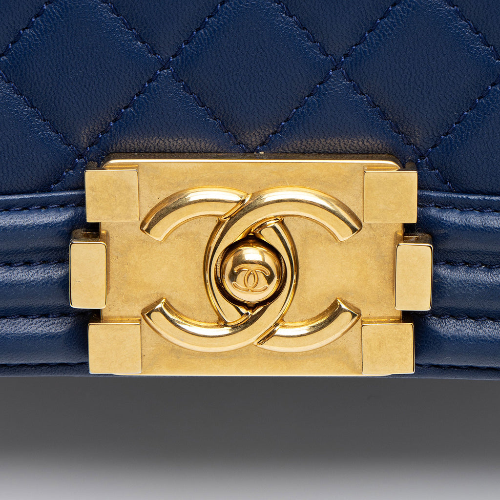 Chanel Lambskin Old Medium Boy Bag (SHF-lx1VjZ)