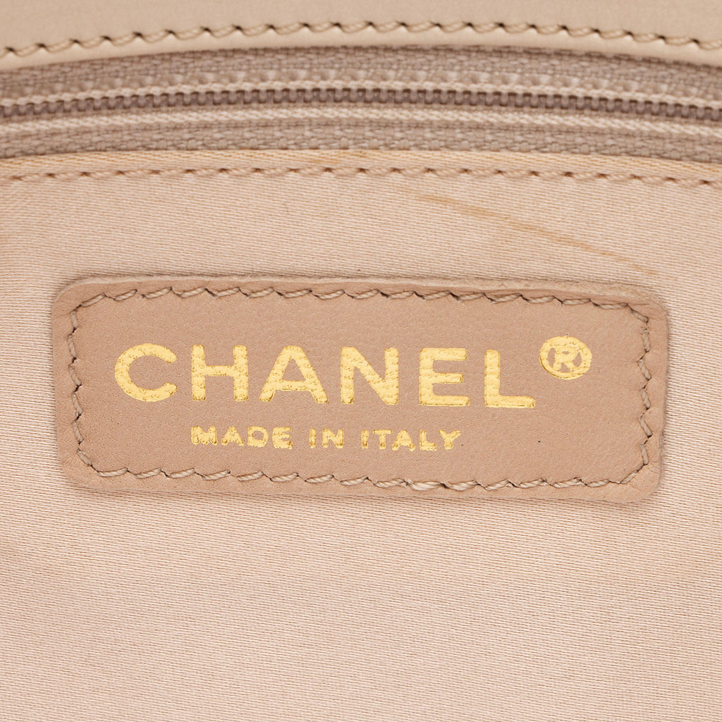 Chanel Lambskin Paris-Moscou Moujik Flap Bag (SHF-lugykp)