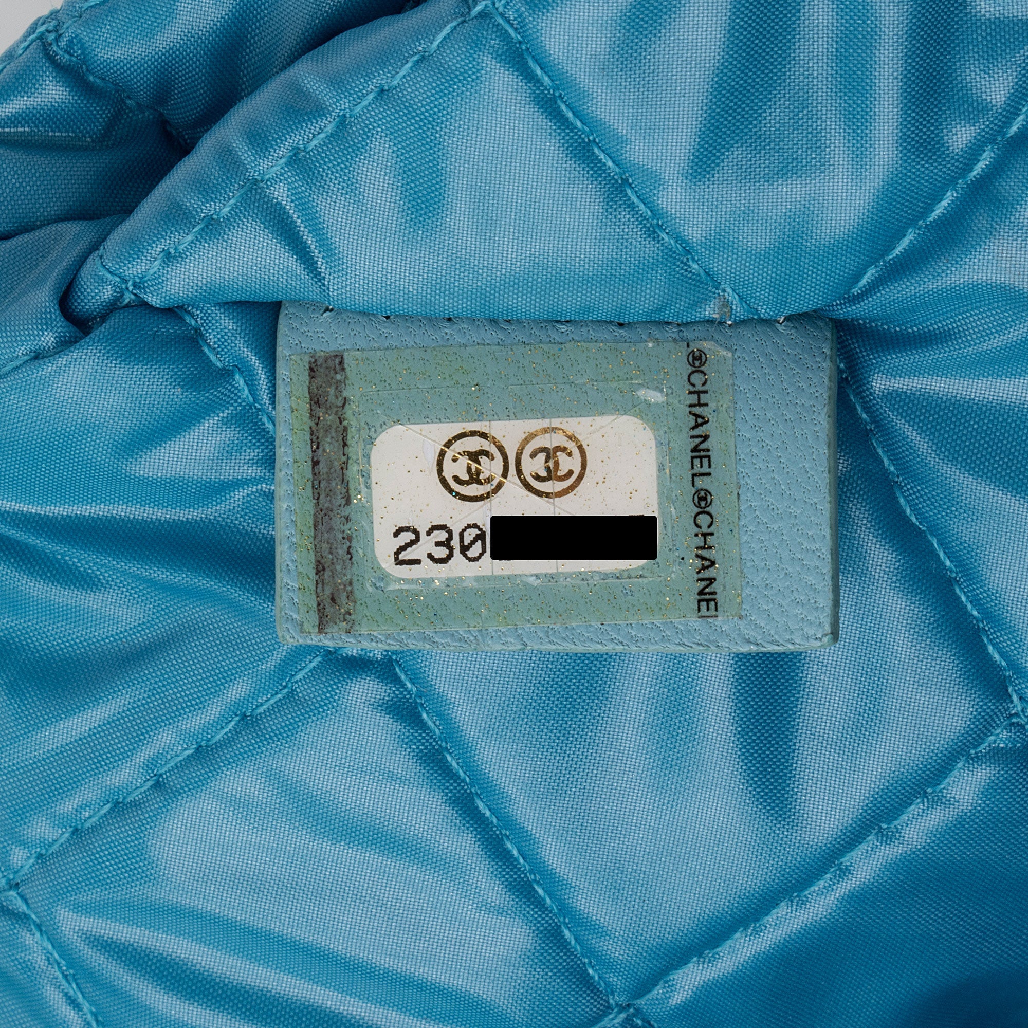 Chanel Lambskin Patchwork CC Large Pouch (SHF-2gEPBn)