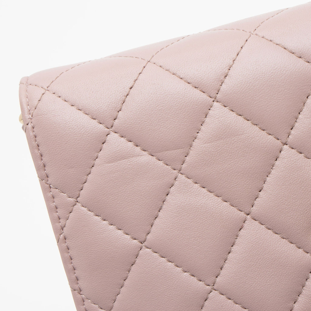 Chanel Lambskin Pearl CC Wallet on Chain (SHF-xRqAN6)