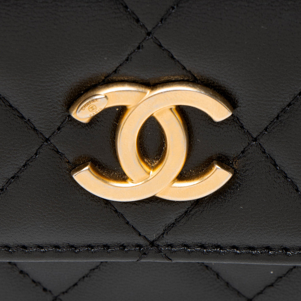 Chanel Lambskin Pearl Crown Clutch with Chain