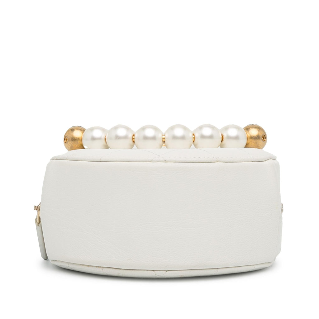 Chanel Lambskin Pearl Round Clutch with Chain (SHG-eBDOPl)