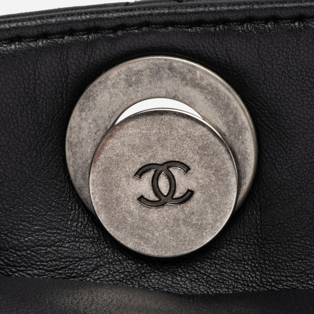 Chanel Lambskin Pocket Shopper Tote (SHF-S3BN0B)
