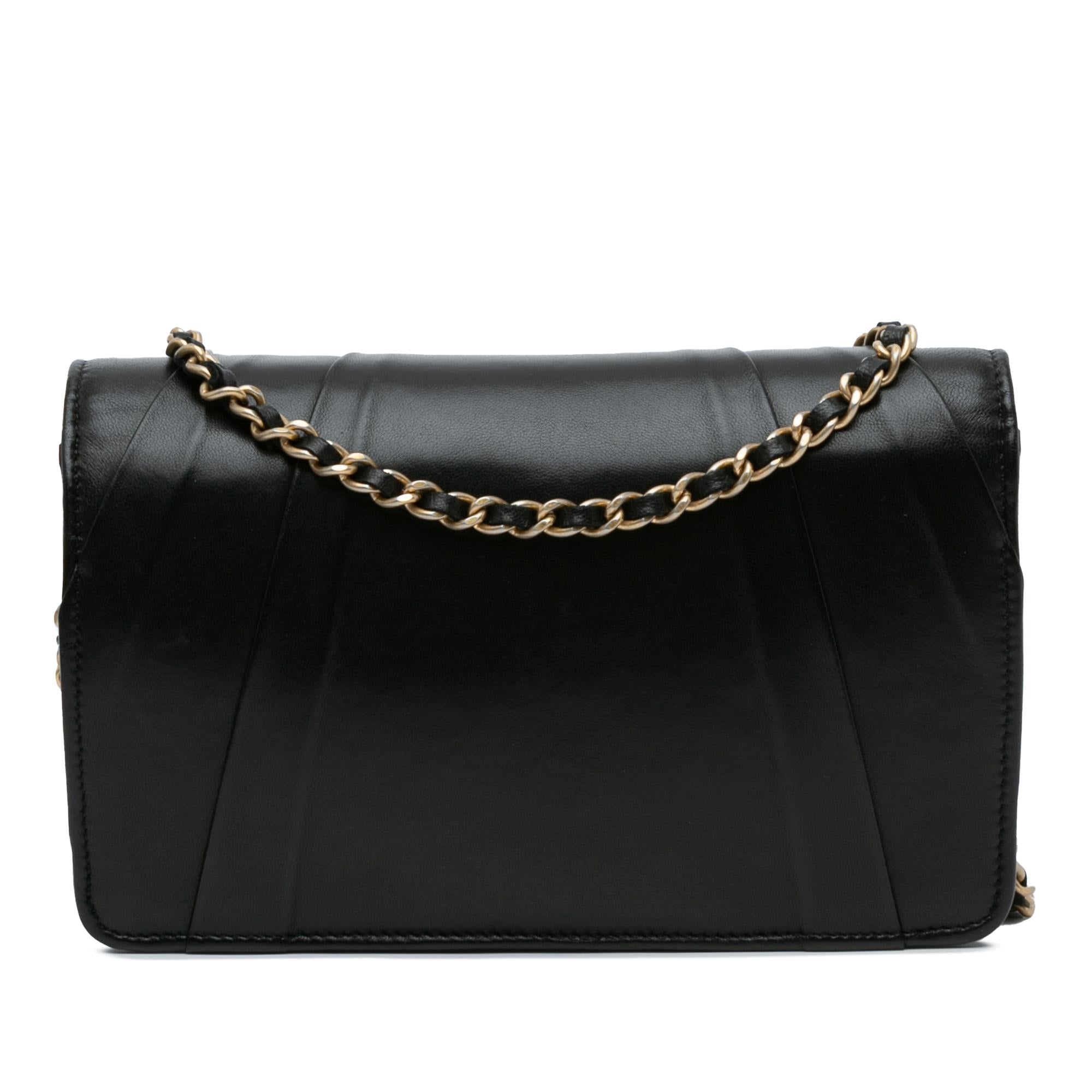 Chanel Lambskin Pyramid Wallet On Chain (SHG-Xyd0cJ)