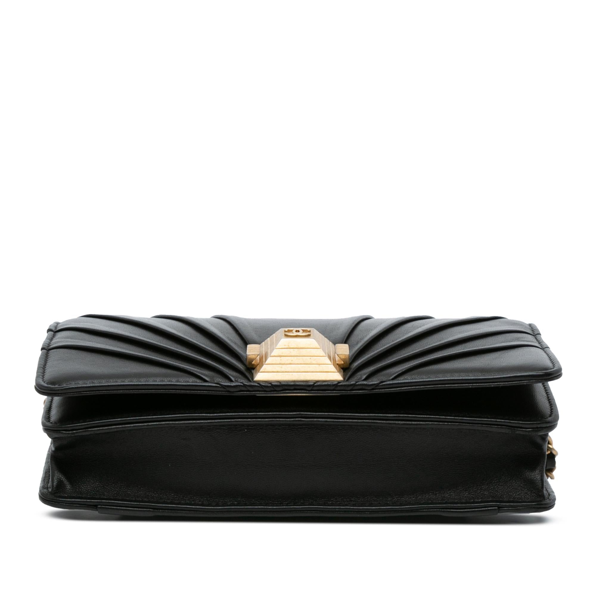 Chanel Lambskin Pyramid Wallet On Chain (SHG-Xyd0cJ)