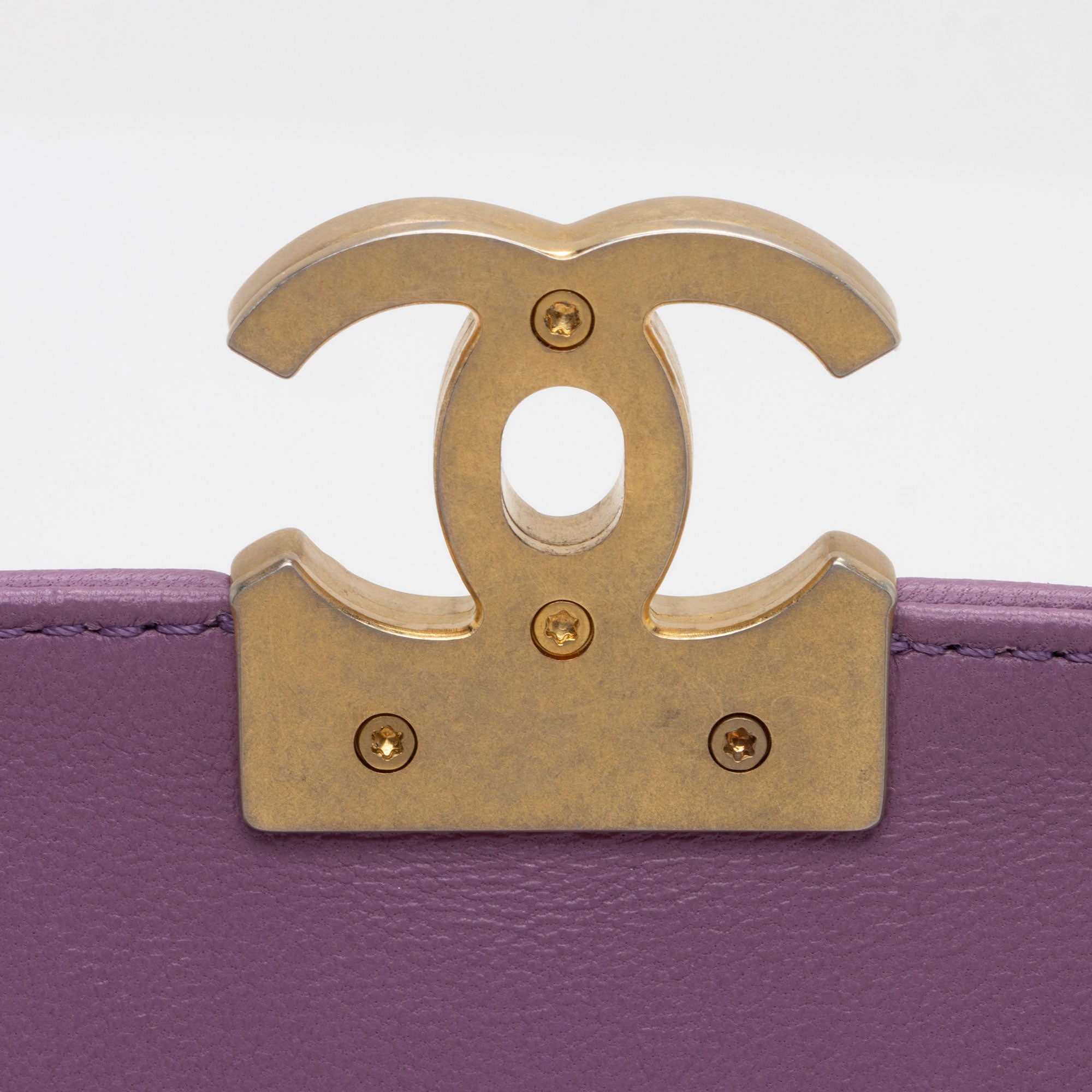 Chanel Lambskin Sleek & Chic Small Flap Bag (SHF-UMzeA2)