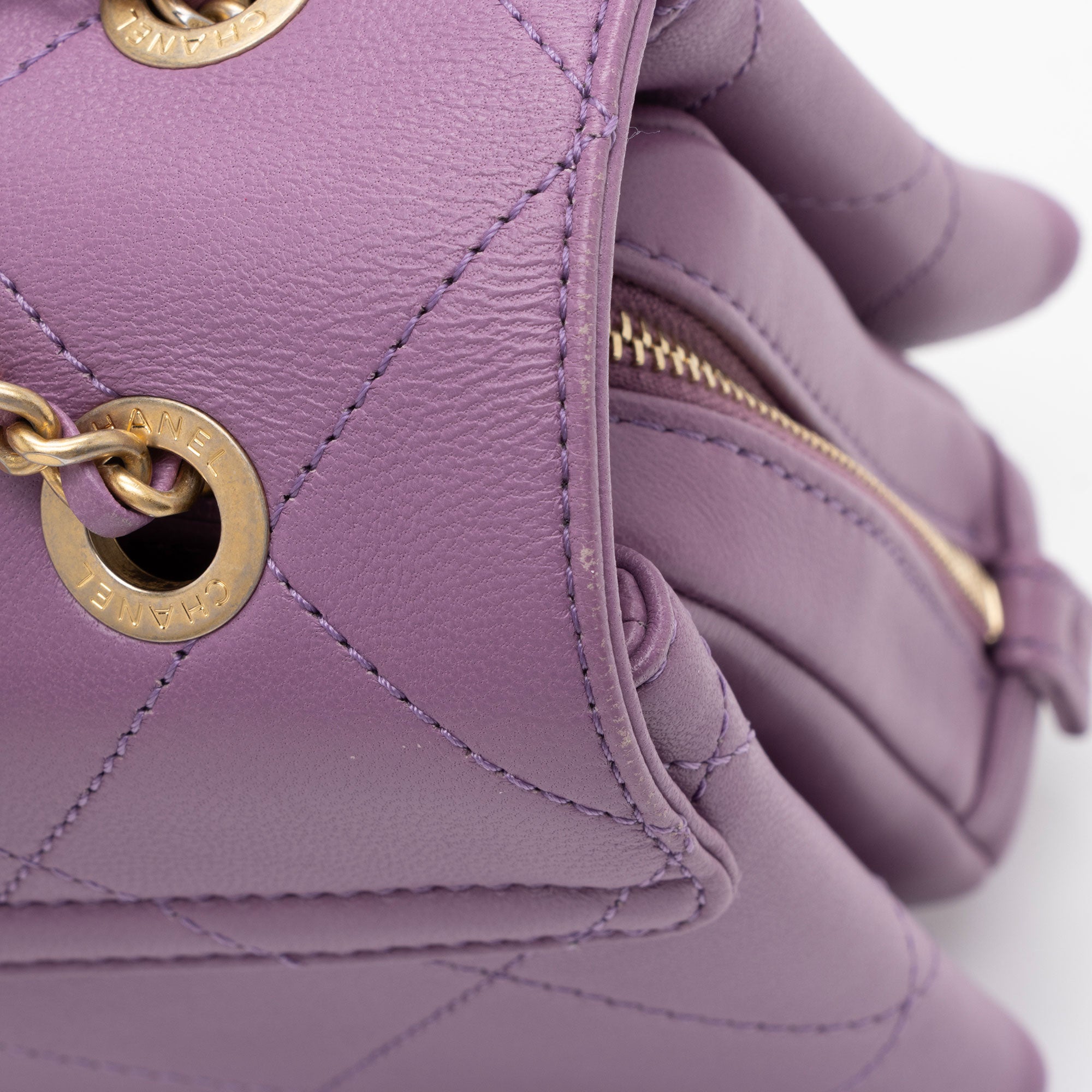 Chanel Lambskin Sleek & Chic Small Flap Bag (SHF-UMzeA2)