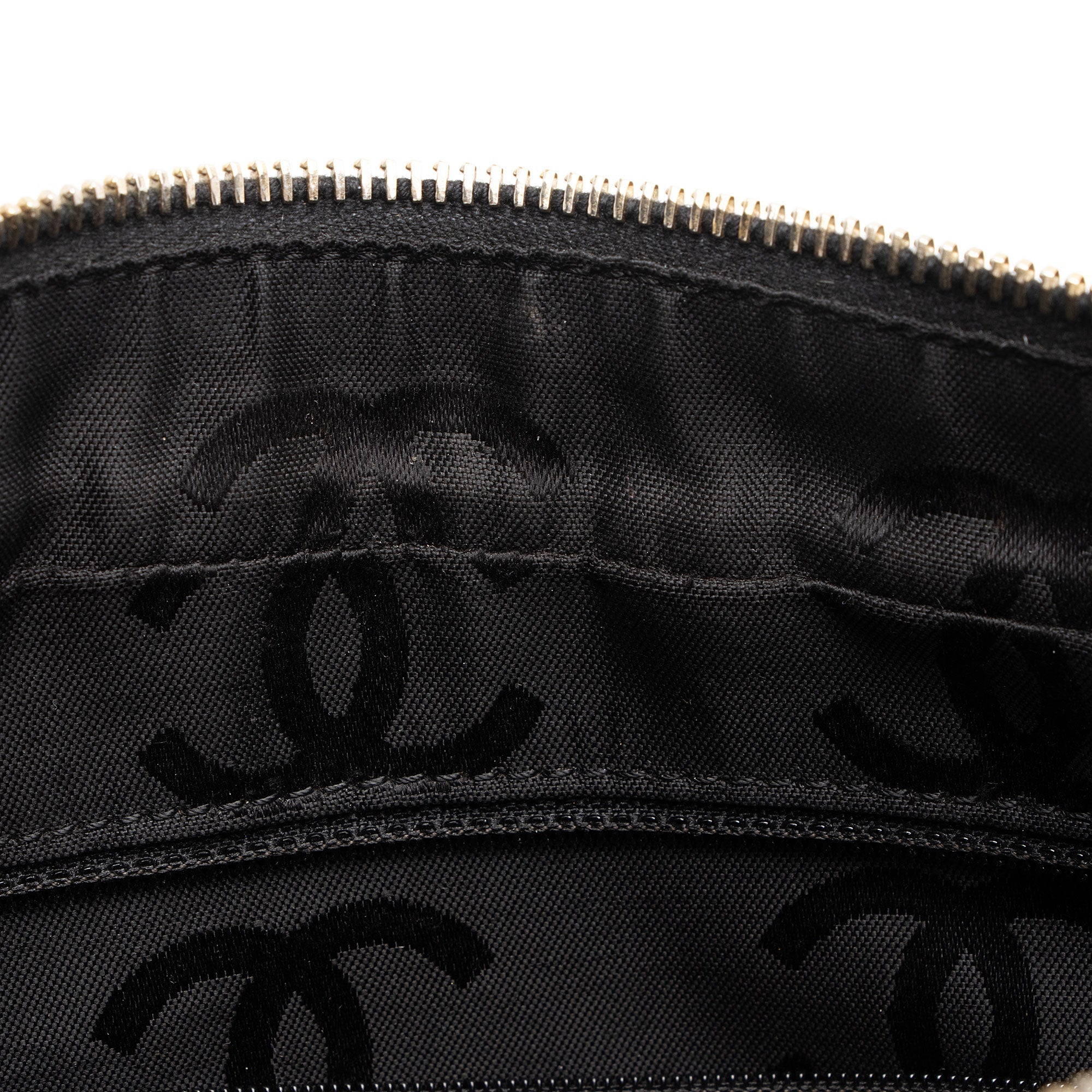 Chanel Lambskin Surpique Large Shoulder Bag (SHF-T8EzC0)