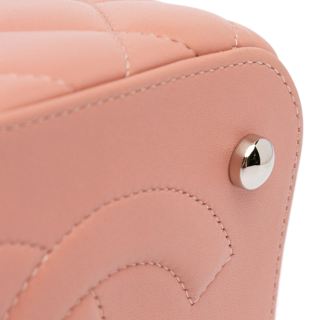 Chanel Lambskin Top Handle Vanity Case with Chain (SHG-hnAAMY)