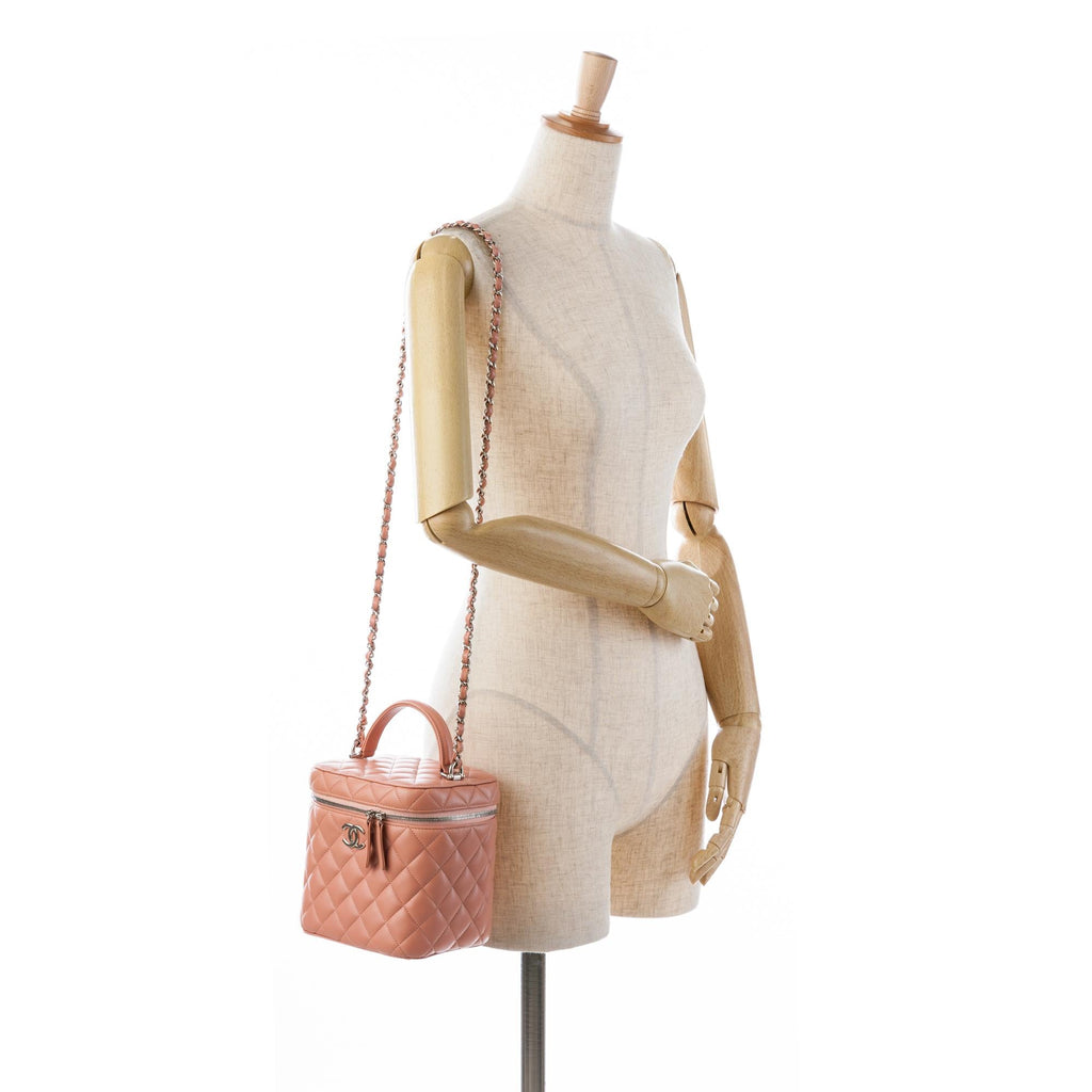 Chanel Lambskin Top Handle Vanity Case with Chain (SHG-hnAAMY)