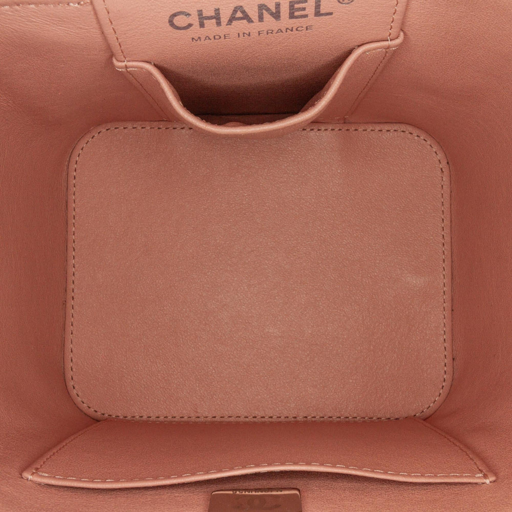 Chanel Lambskin Top Handle Vanity Case with Chain (SHG-hnAAMY)