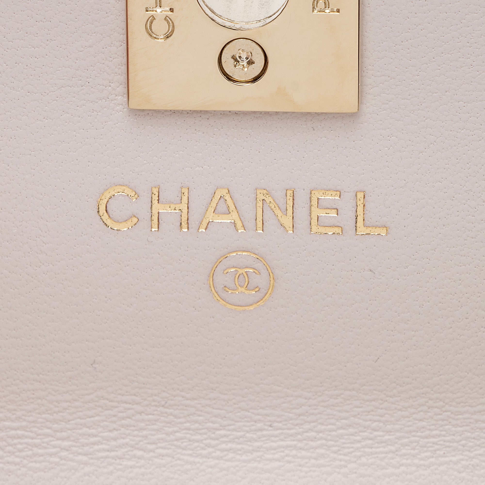 Chanel Lambskin Trendy CC Card Holder on Chain (SHF-AyLl9n)