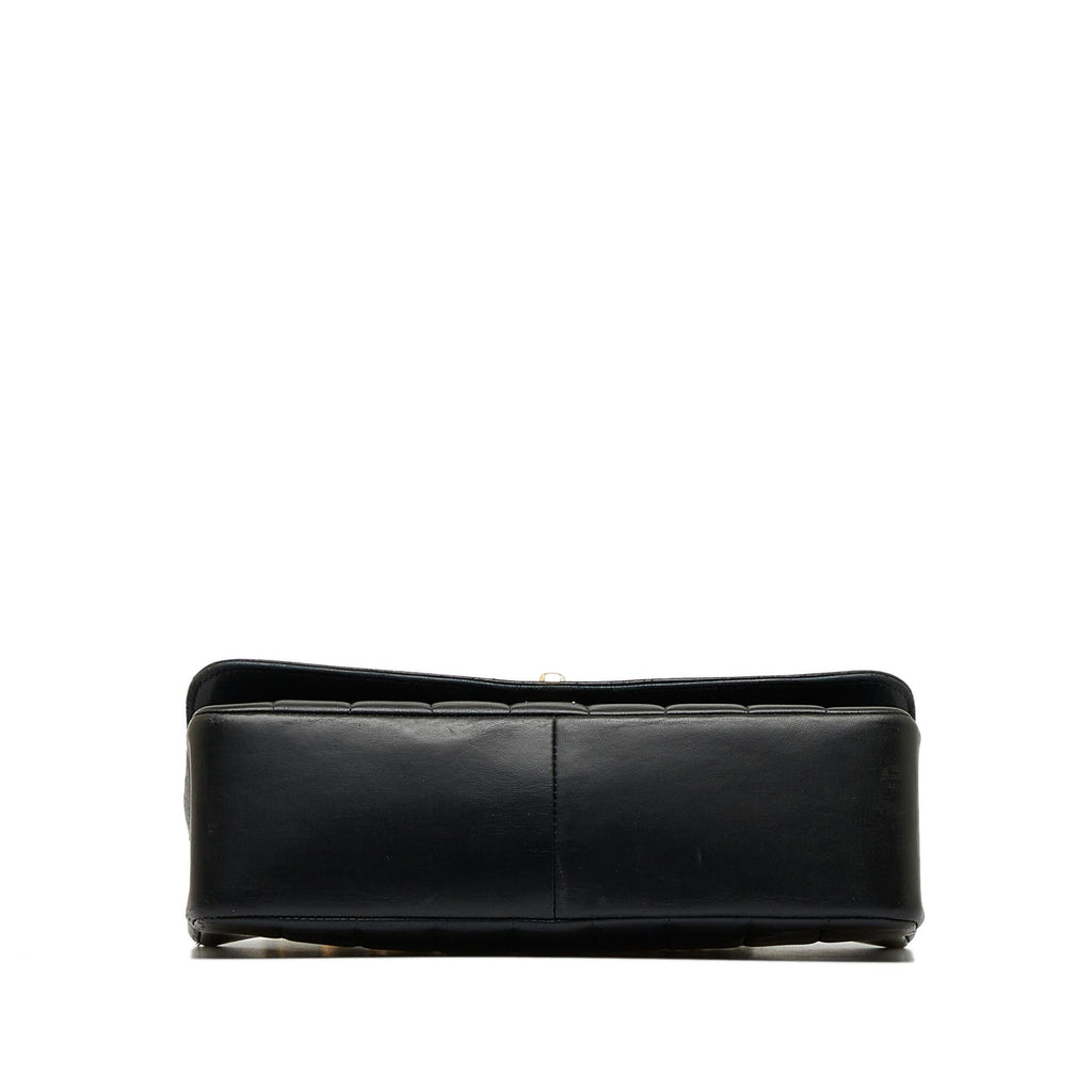 Chanel Lambskin Vertical Border Flap (SHG-yQHgIP)