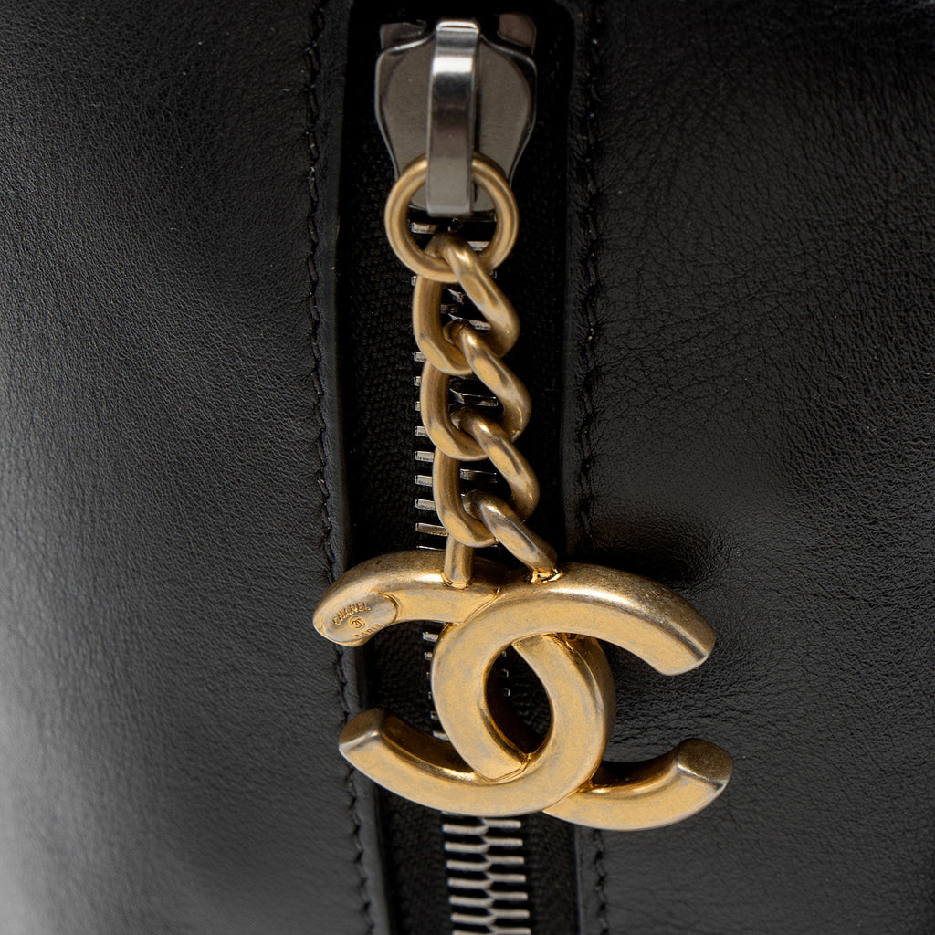 Chanel Lambskin Written In Chain Hobo