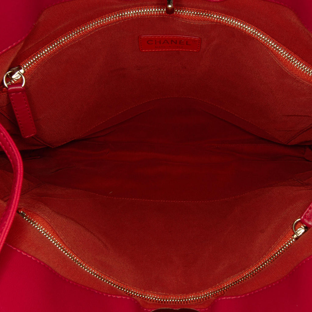 Chanel Large 31 Satchel (SHG-Xaq5P4)