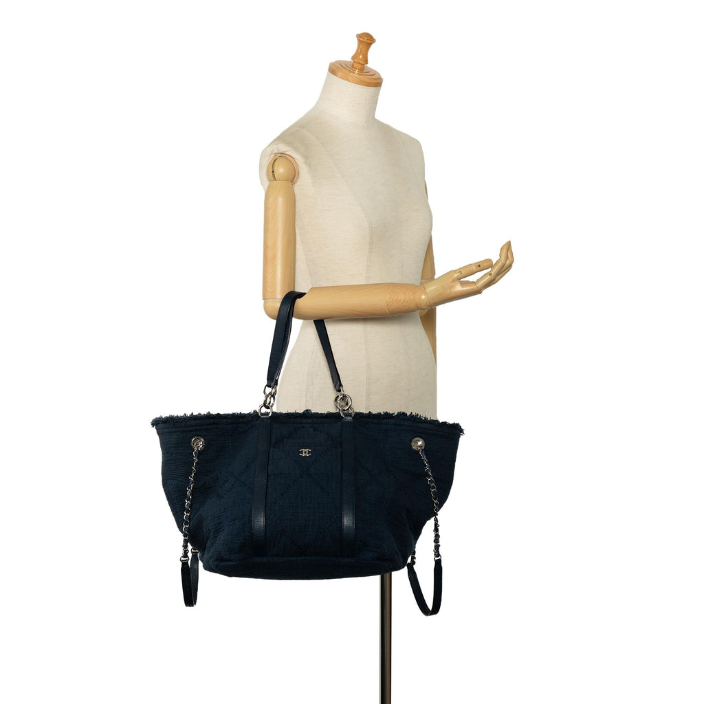 Chanel Large CC Double Face Deauville Satchel (SHG-AIPFAR)