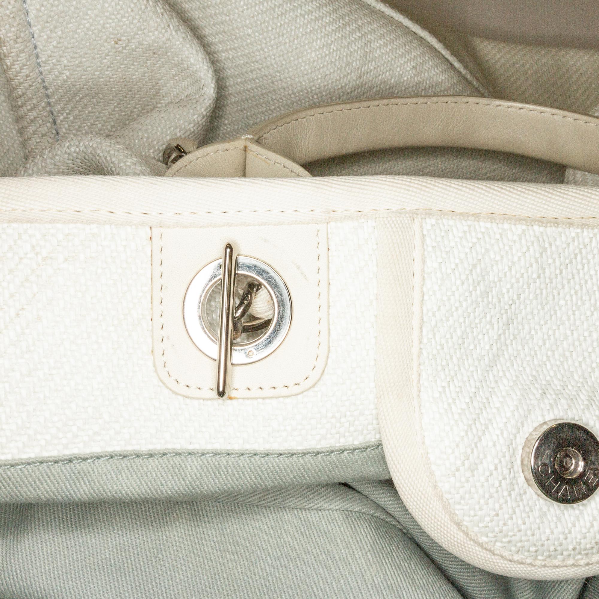 Chanel Large Canvas Deauville Tote (SHG-bO4Jvd)