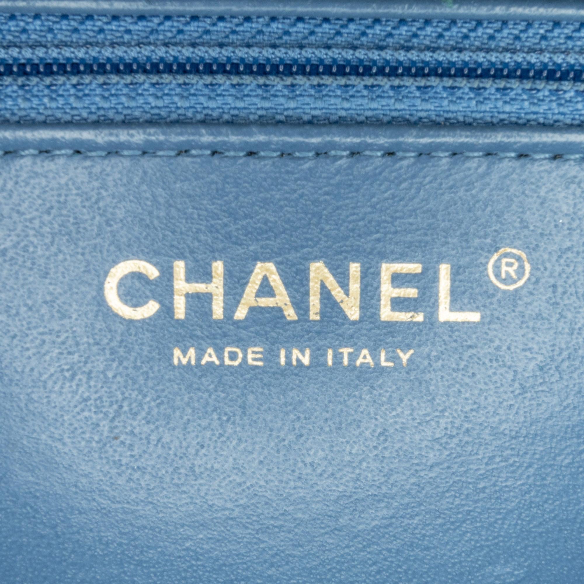Chanel Large Caviar CC Filigree Vanity Case (SHG-JUihwi)