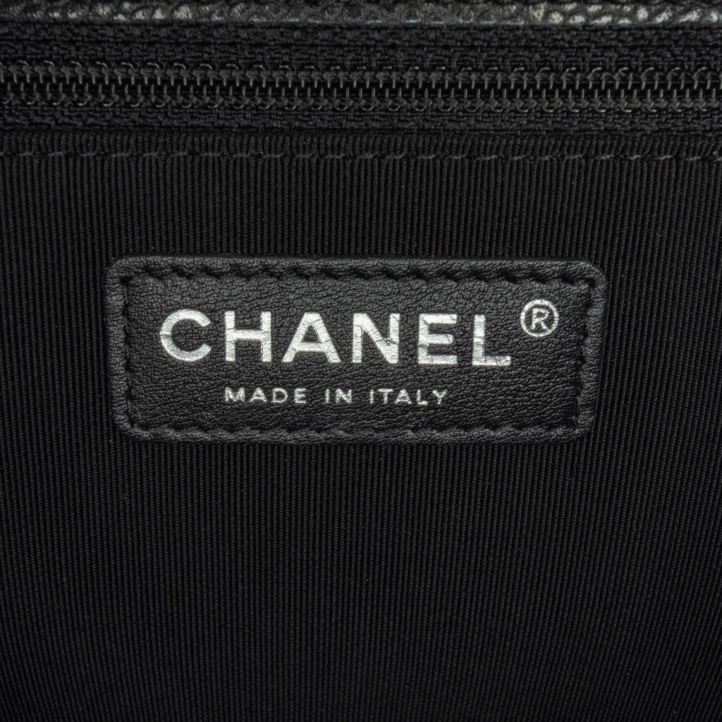 Chanel Large Caviar Flap Shopping Tote (SHG-UY8l1Y)