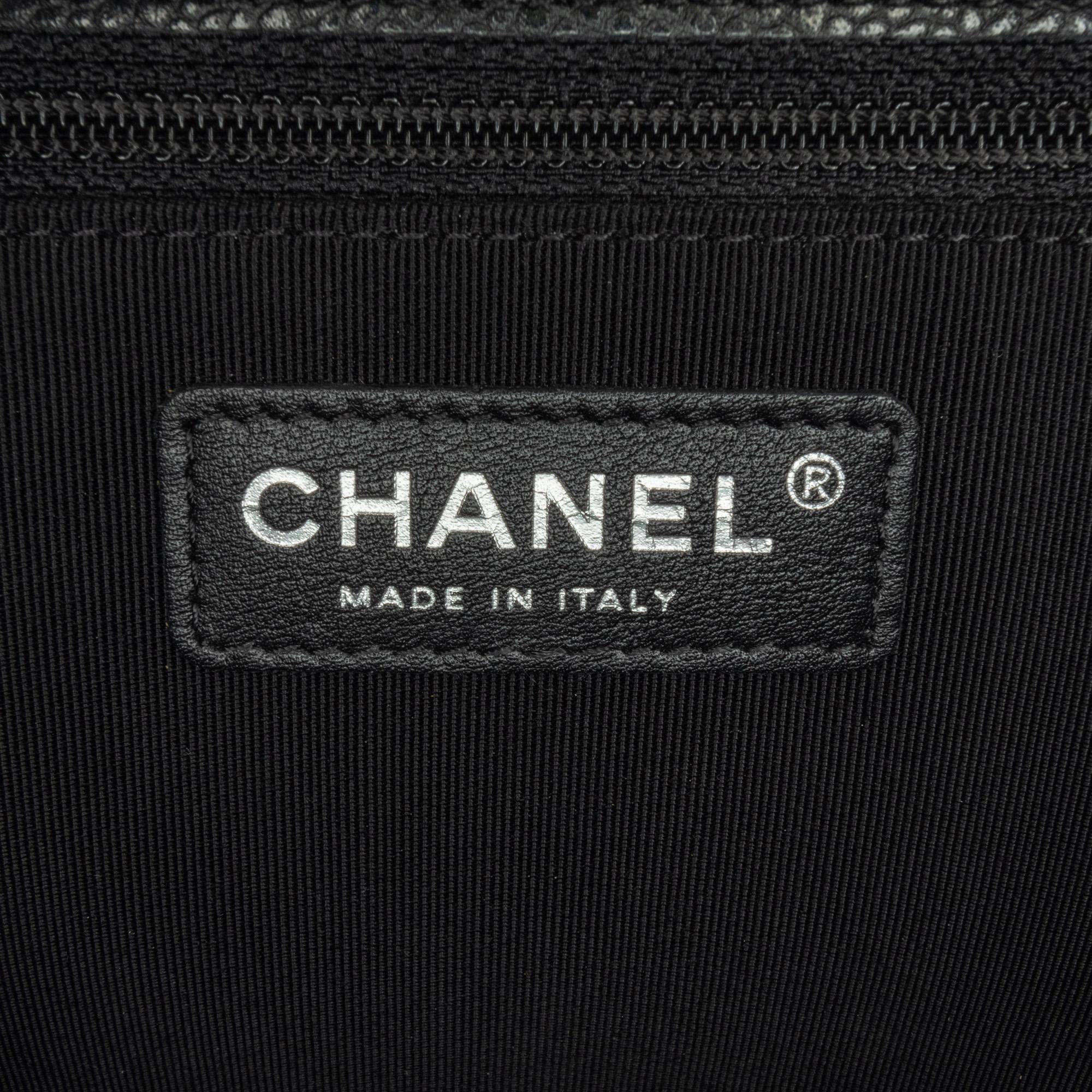Chanel Large Caviar Flap Shopping Tote (SHG-UY8l1Y)