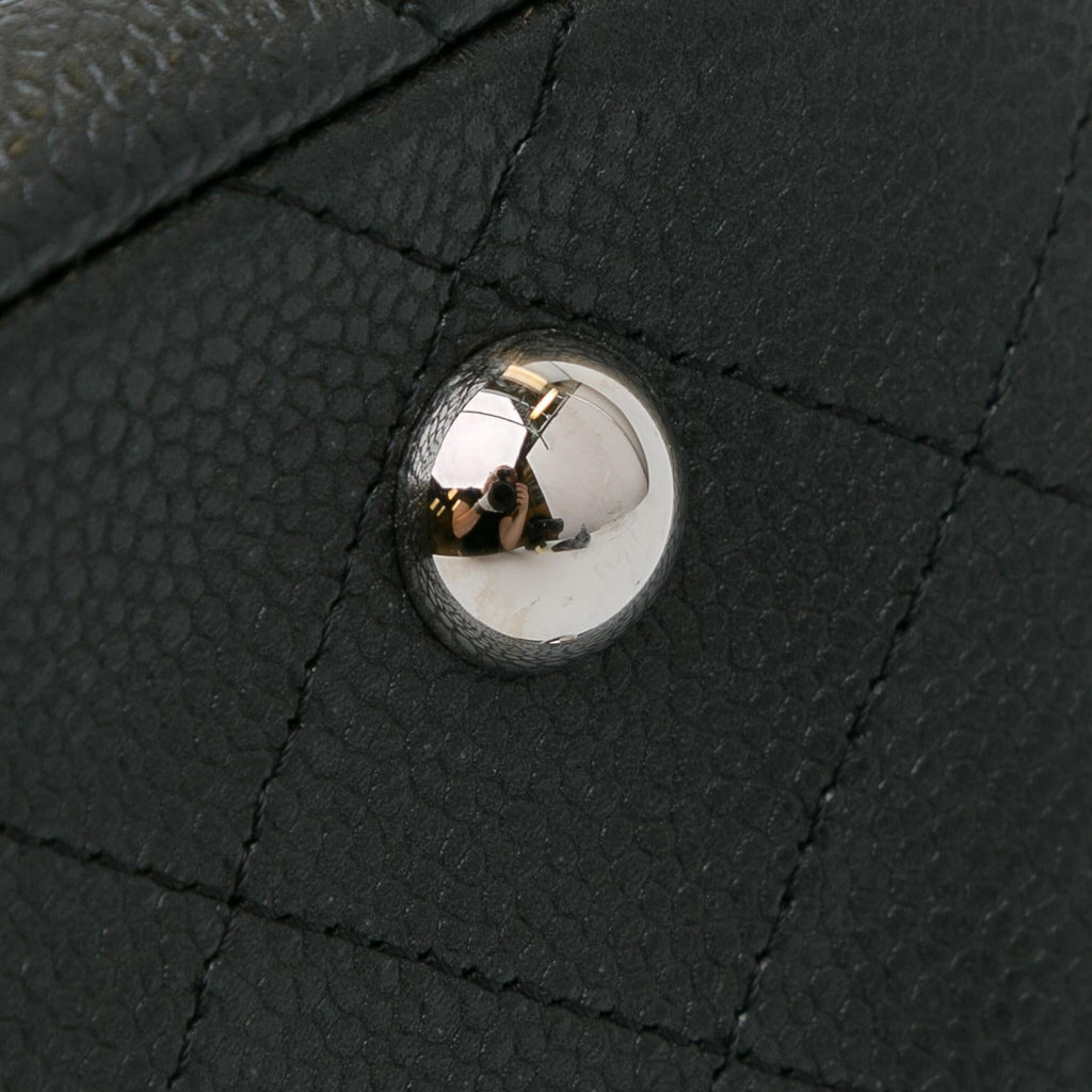 Chanel Large Caviar Flap Shopping Tote (SHG-UY8l1Y)