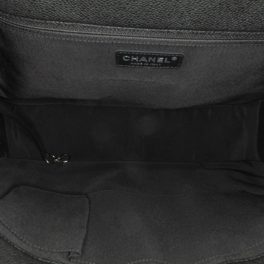 Chanel Large Caviar Flap Shopping Tote (SHG-UY8l1Y)