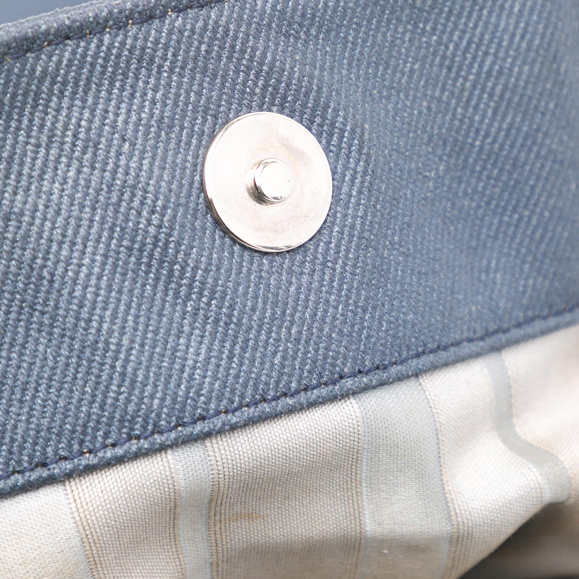 Chanel Large Denim CC Disc Bon Bon Tote (SHG-AAS4iI)