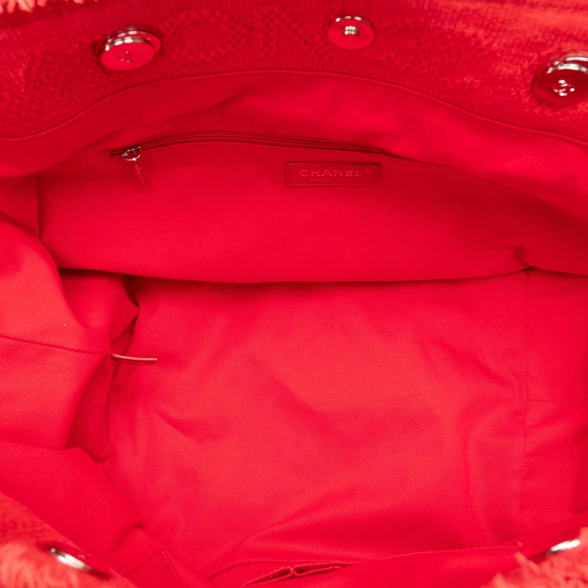 Chanel Large Double Face Shopping Tote (SHG-glNdPI)