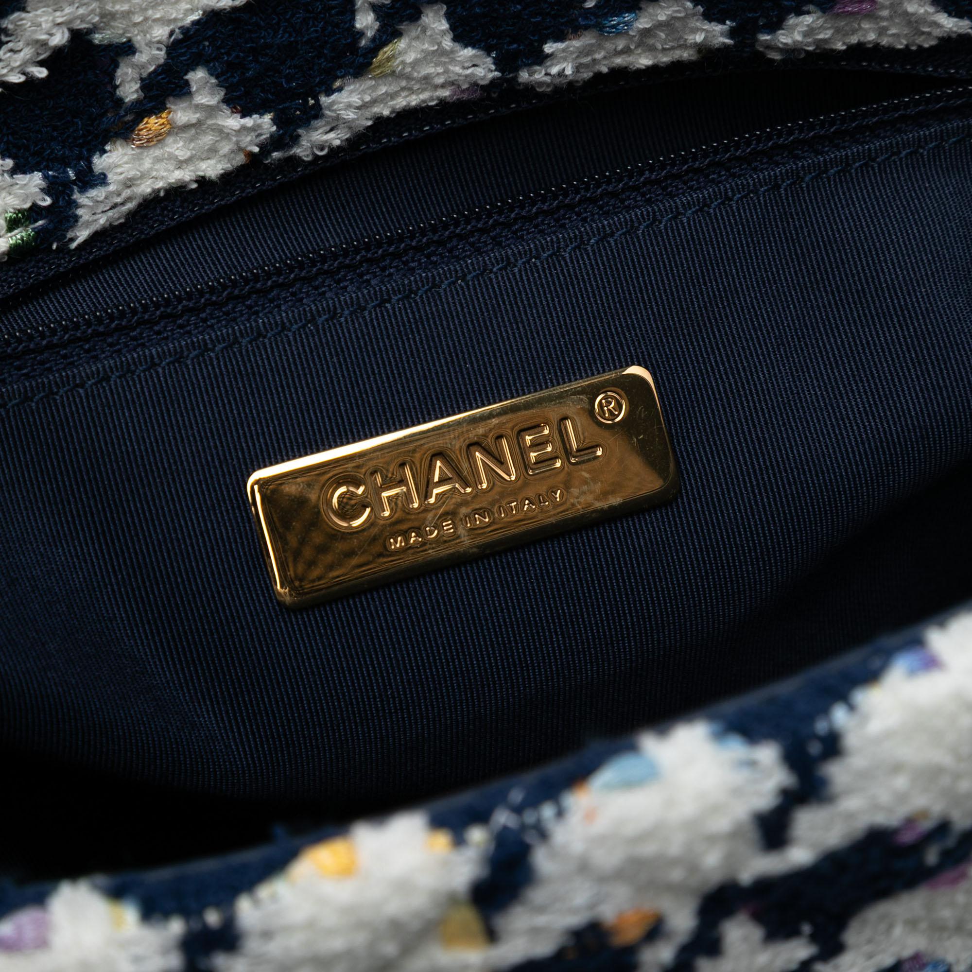 Chanel Large Houndstooth Tweed 19 Flap