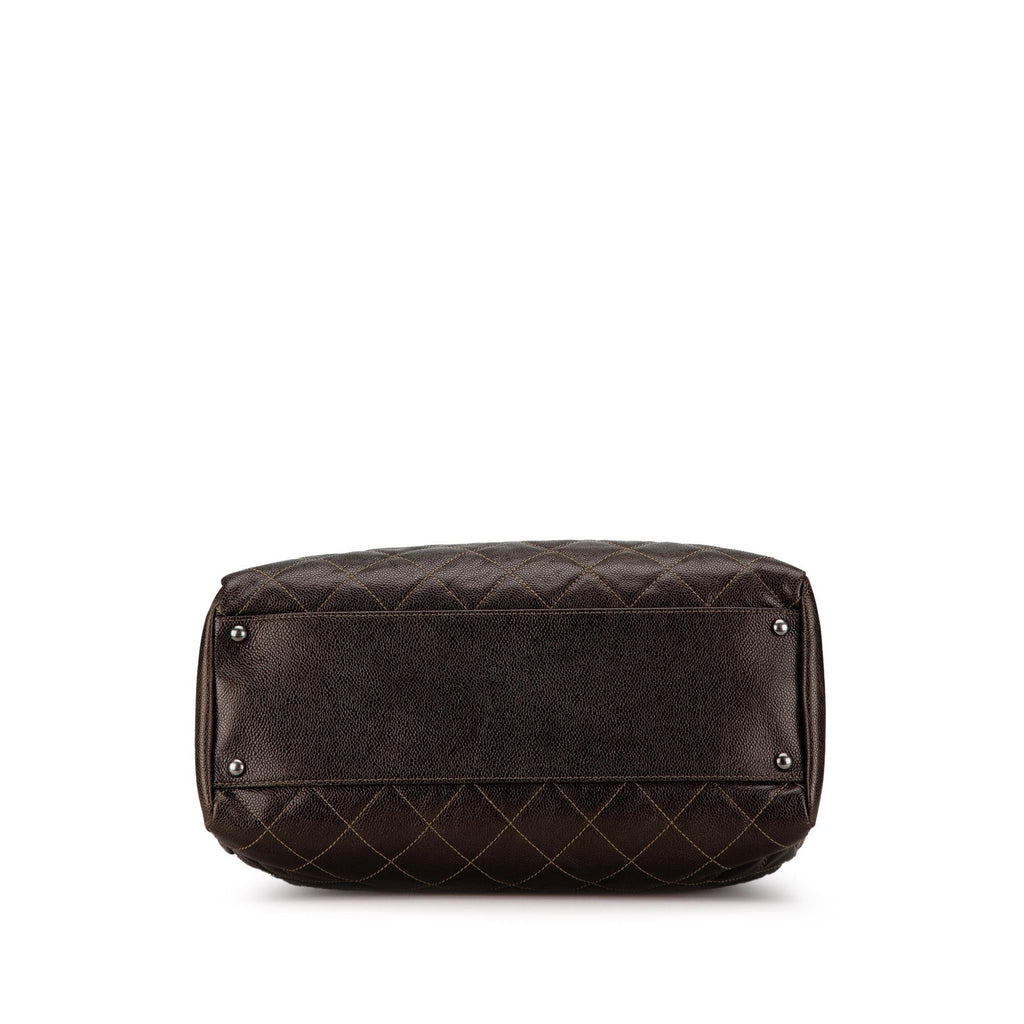 Chanel Large Iridescent Caviar Chic Shopping Tote (SHG-jHn5e8)