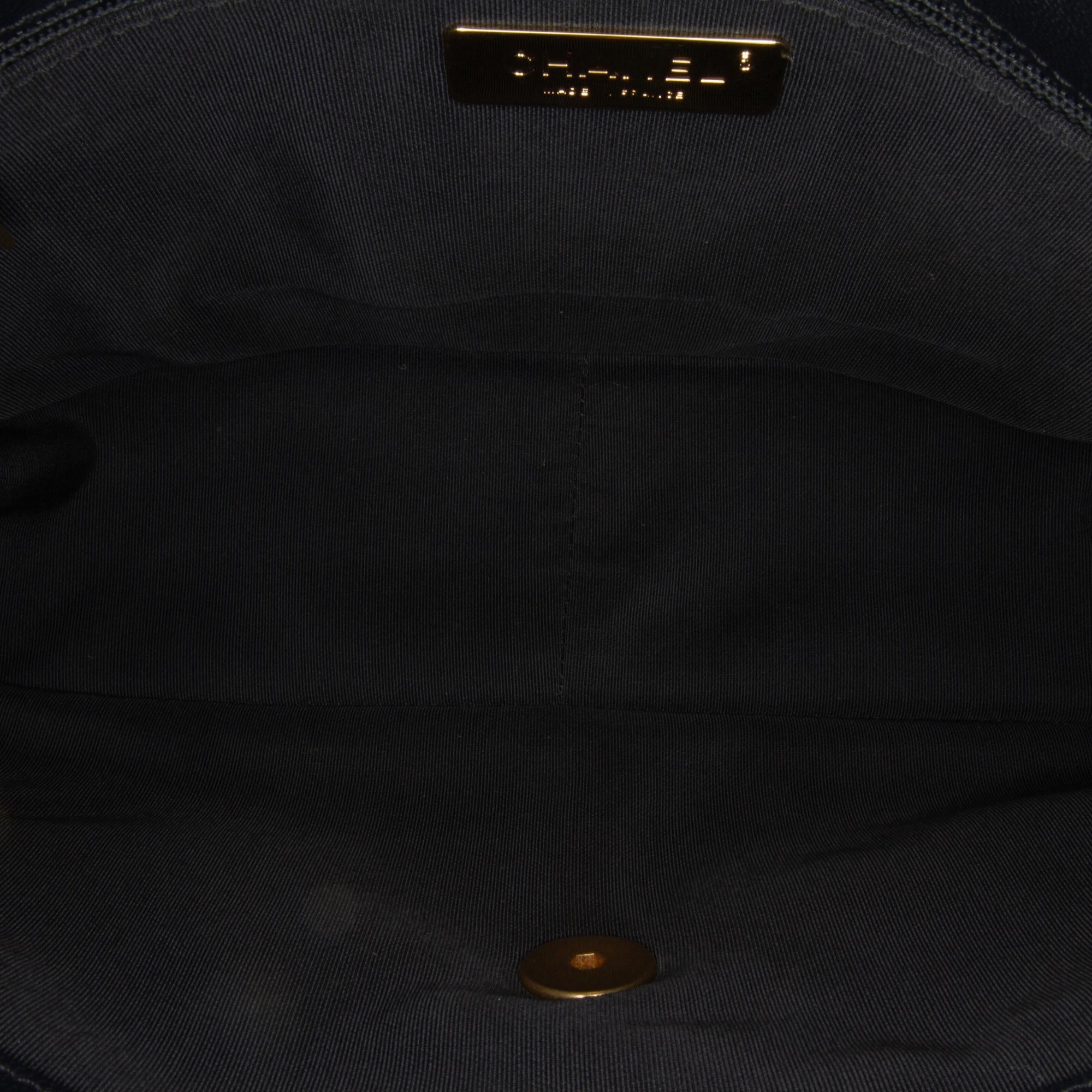 Chanel Large Lambskin 19 Flap (SHG-I4LsJl)